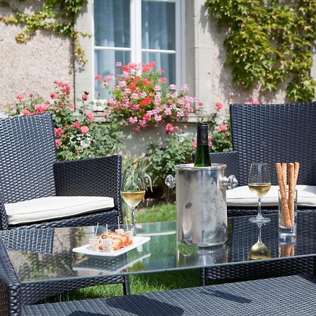 Logis Hotels Restaurant La Mere Hamard Semblançay Exteriör bild