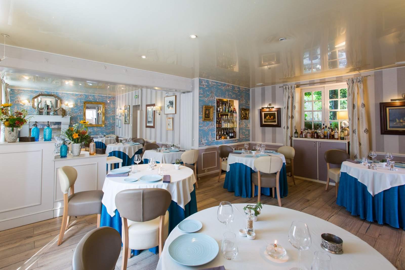 Logis Hotels Restaurant La Mere Hamard Semblançay Exteriör bild