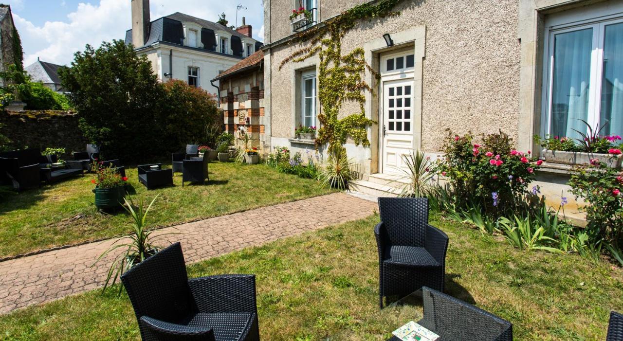 Logis Hotels Restaurant La Mere Hamard Semblançay Exteriör bild