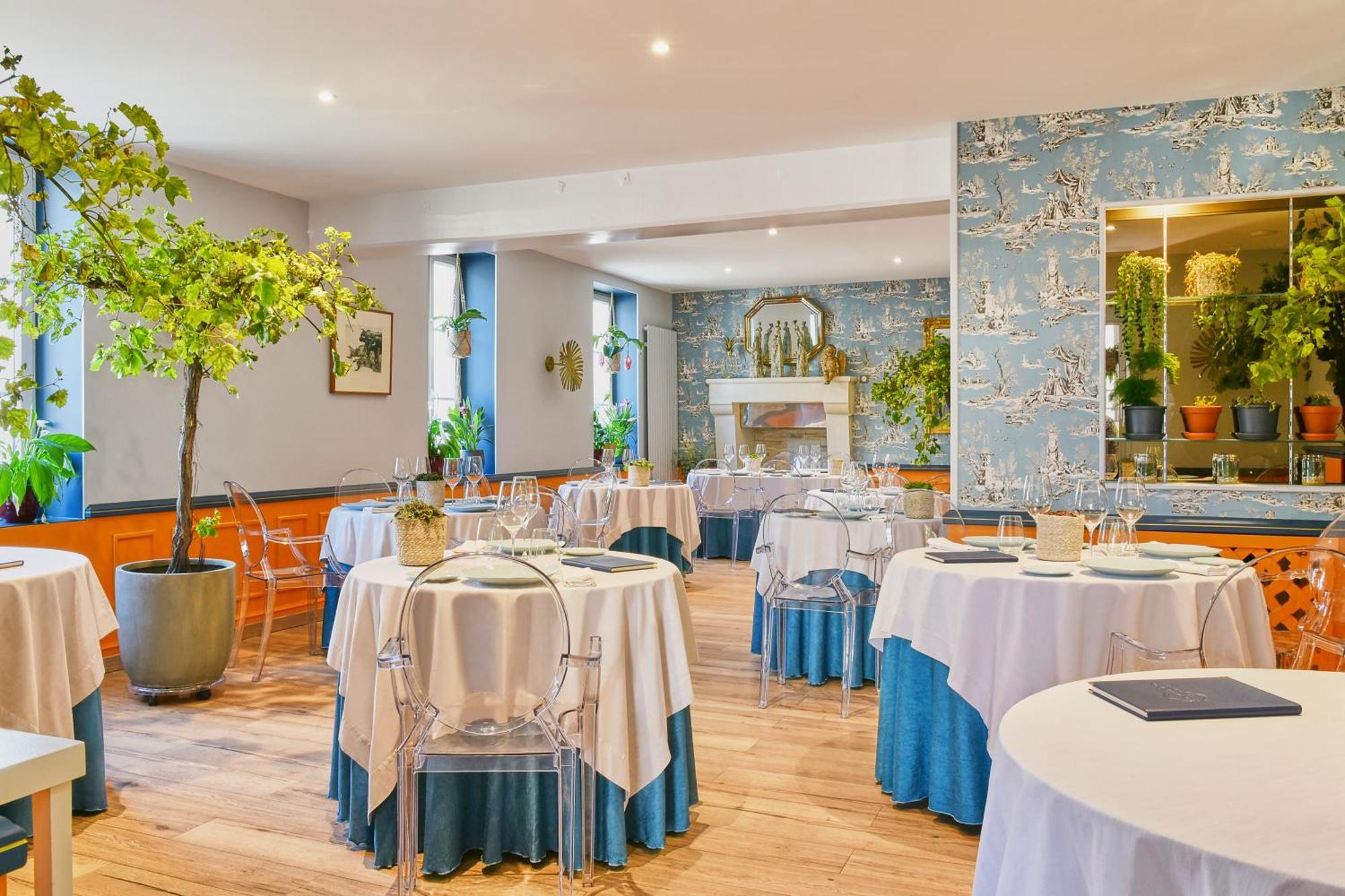 Logis Hotels Restaurant La Mere Hamard Semblançay Exteriör bild