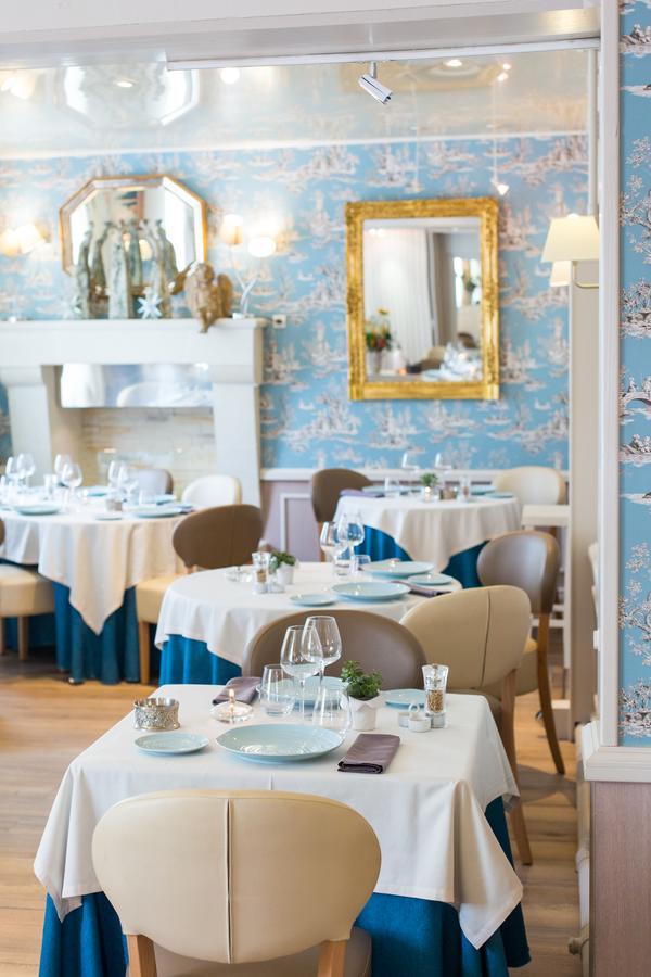 Logis Hotels Restaurant La Mere Hamard Semblançay Exteriör bild